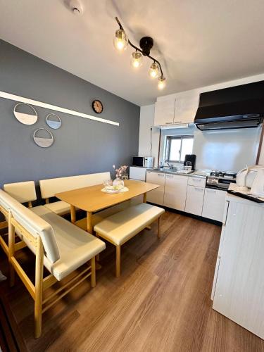 Maekawa Apartment | Kin-Con-Kan 302 新築 那覇空港から車で25分 コンビニ徒歩1分 沖縄ワールド徒歩9分ファミリーや長期滞在者にもお勧め