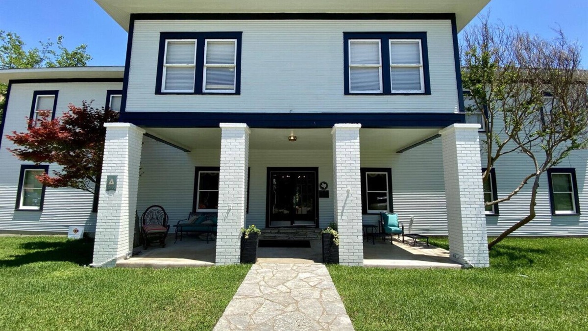 Glen Rose Apartment | King Bed Historic Riverside Getaway in Glen Rose