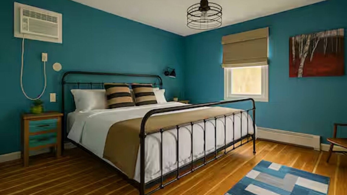 Ellenville Cabin | King Bed & Hot Tub