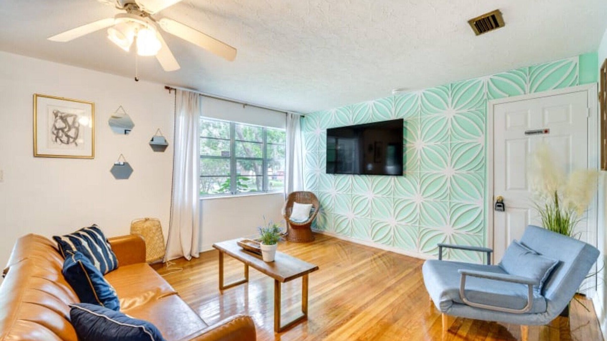 Davenport House | KING BED MASTER ROOM AND ENTIRE HOME WITH TREE HOUSE CLOSE TO DISNEY WORLD