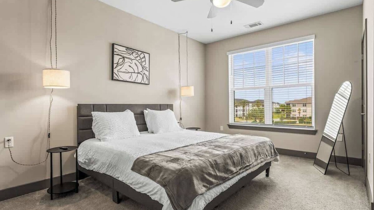 Florida Central Atlantic Coast Apartment | King Bed |Pets Welcome |Top Amenities, Near Parks