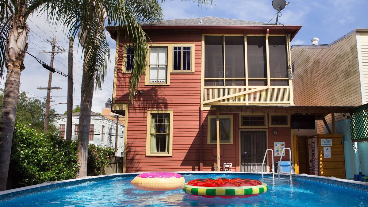 Faubourg Lafayette House | King Bed Private Pool Hot Tub Walk to Dome FQ