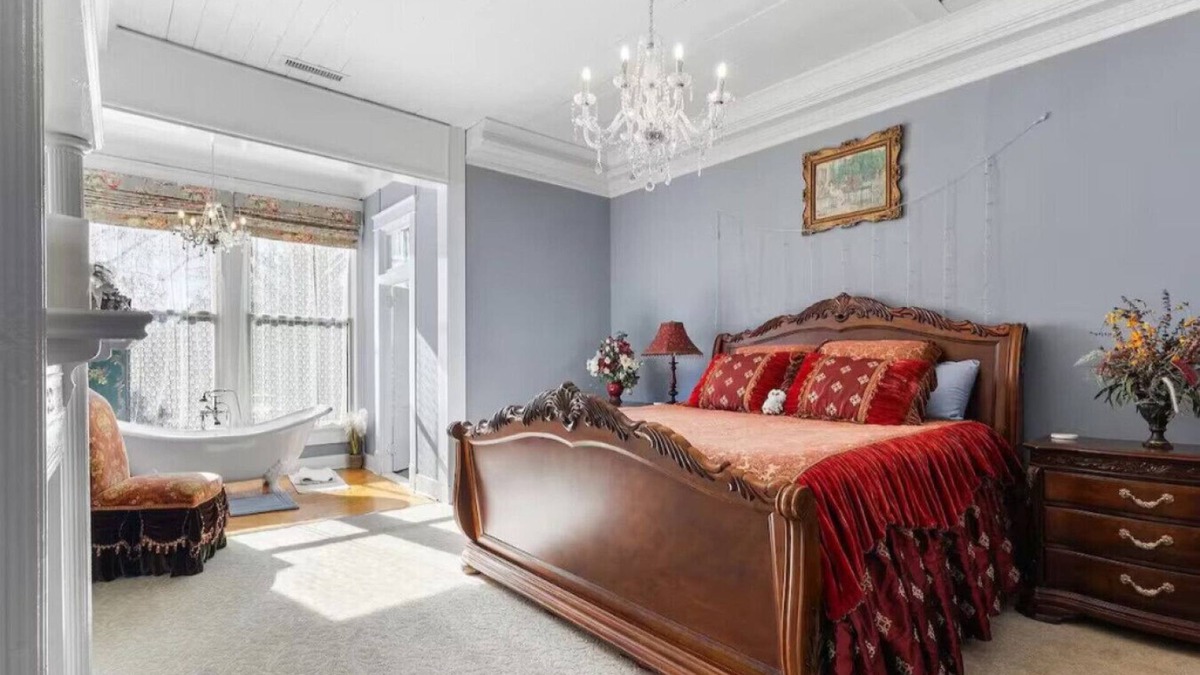 Anderson House | King Bed Retreat | Anderson Home w/Yard & Events