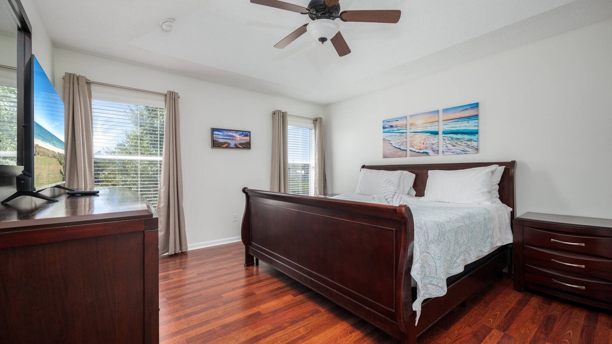 St. Johns House | King bed, Water Views, sleeps 8, TVs in every room, public pool.