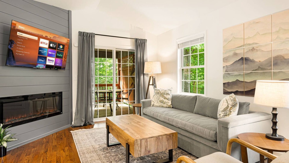 Asheville House | King Beds | FirePlace | HotTub | EVCharger | Grill