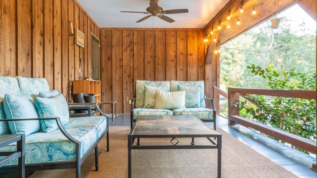 Chapel Hill House | King Beds, hiking trail, swimming, fishing