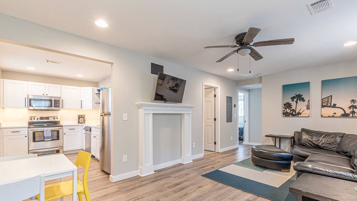 West End House | King Beds w/Own Baths! Prime Location!