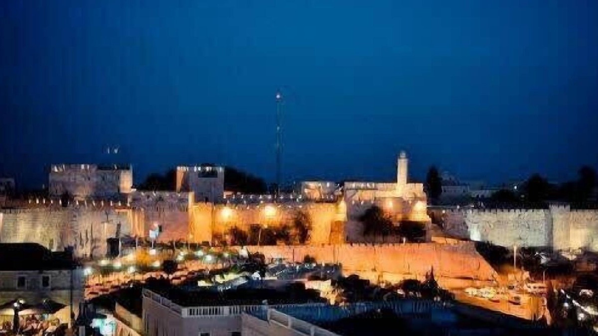 Mamilla Apartment | King David Penthouse 6BD/Parking/Pool, Awesome View Over The Old City