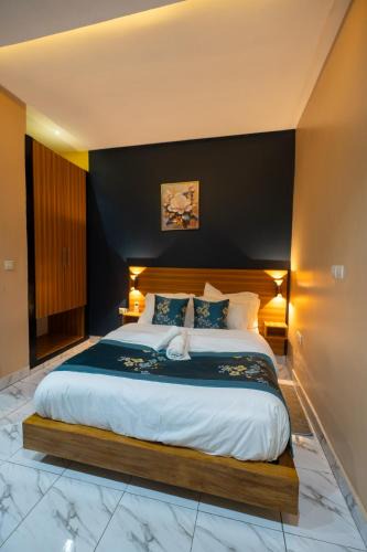 Douala Apartment | King home