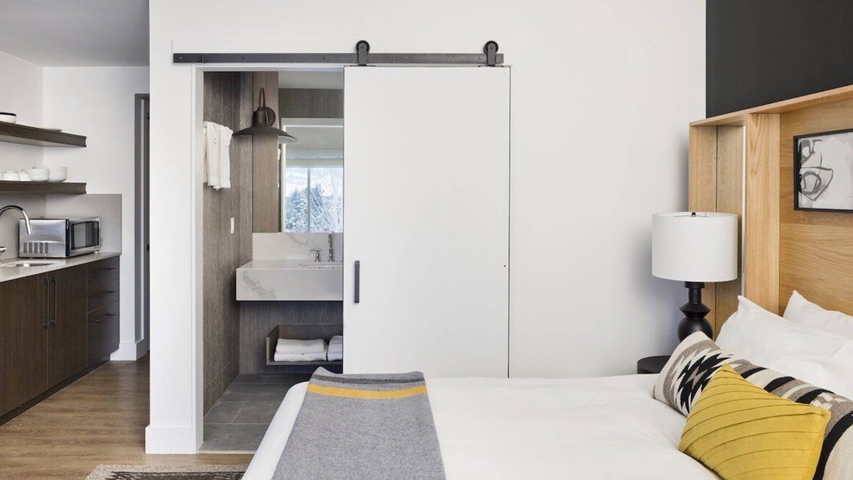 Teton Village Hotel | King + Queen Sofa Sleeper, Gravity Haus, Steps from Gondolas, Outdoor Pool