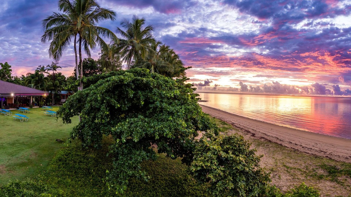 Kurrimine Beach Hotel | King Reef Resort