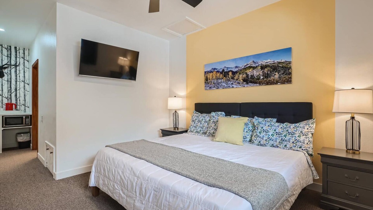 Idaho Springs Hotel | King Room, Economy, Boutique Mtn Motel Idaho Springs