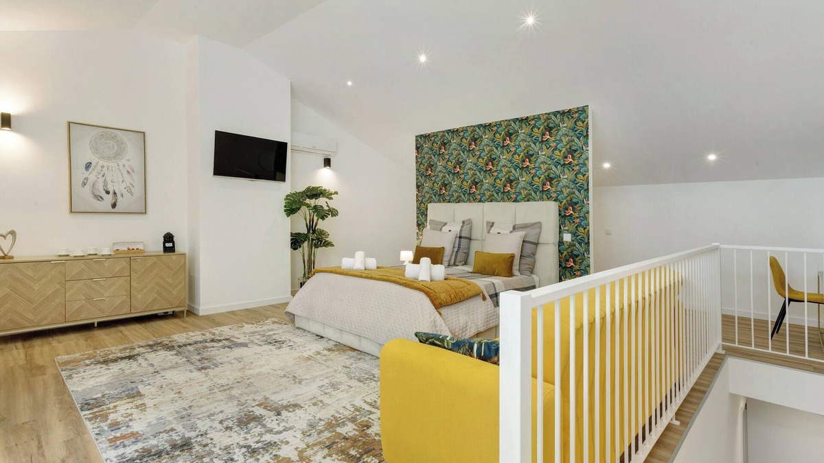 Gaula Apartment | 'King' Room with Mountain View, Wi-Fi Access and Air Conditioning