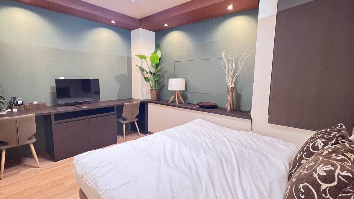 Matsuyama House | King room with office space 40 Mustsee for busi /Naha Okinawa