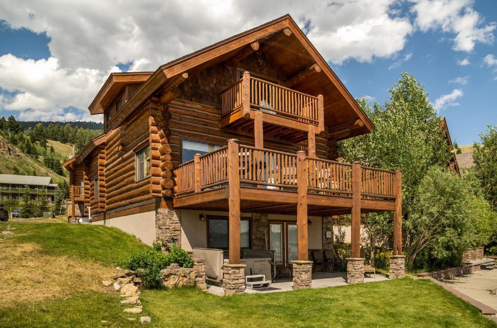 West Yellowstone House | King's Cabin