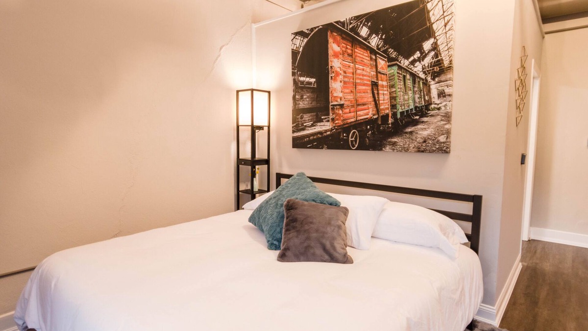 Downtown Lafayette Historic District Condo | King Sized - Heart of Downtown Lafayette