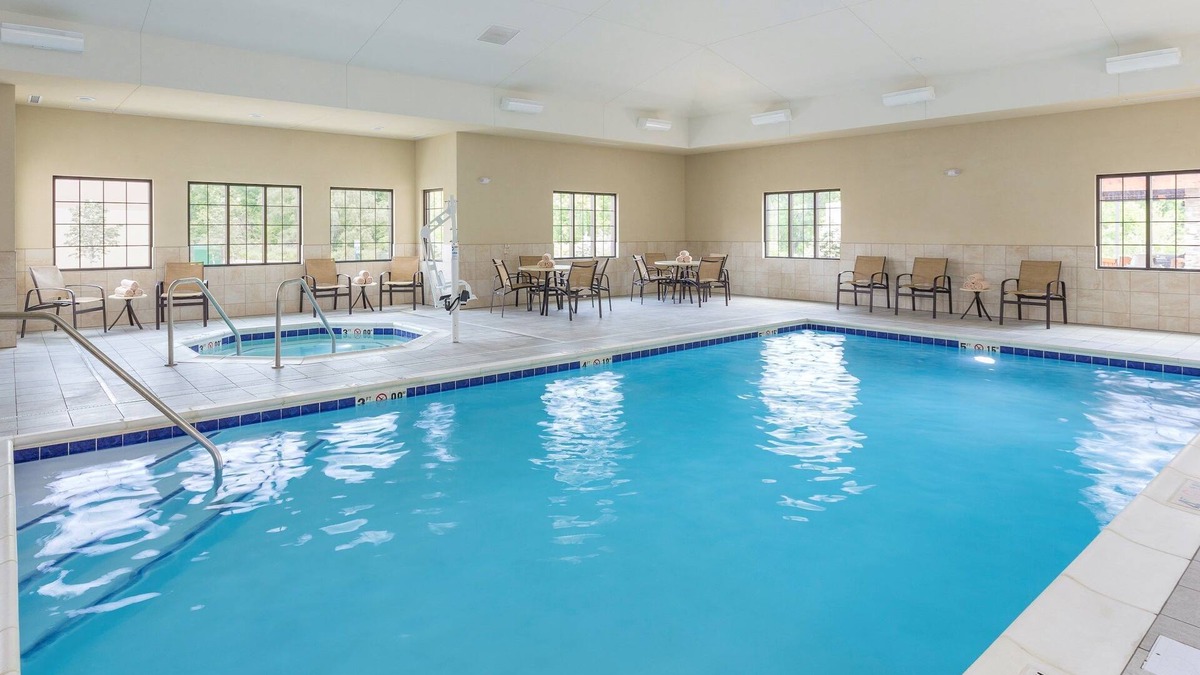 Canton Apartment | King Studio | Free Breakfast Buffet. Pool & Hot Tub Access.