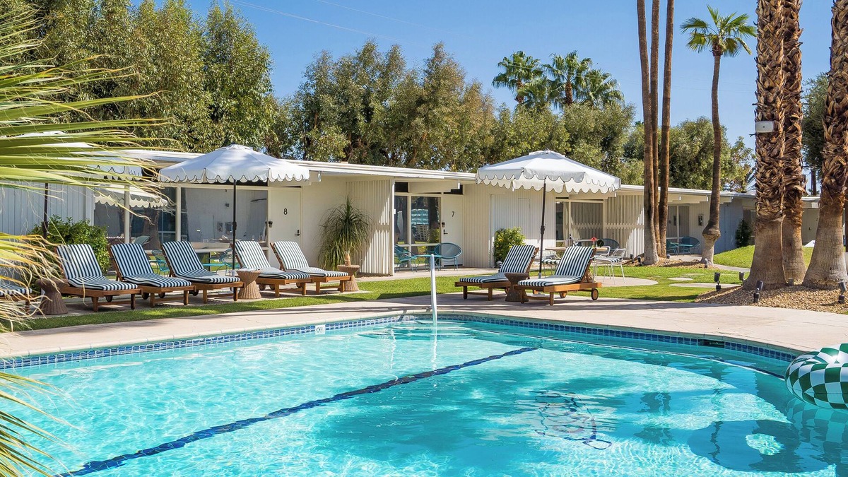 Desert Park Estates Hotel | King Studio | Pool + Firepit | 10min to Downtown