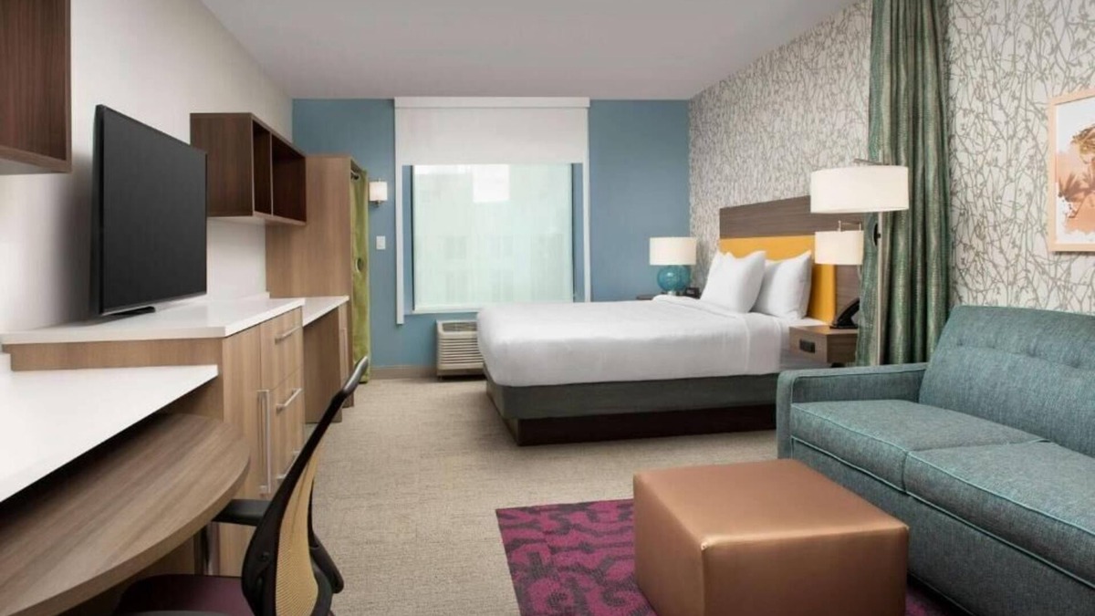 Lake Eola Heights Apartment | King Studio Suite Near We Design Studio ORL