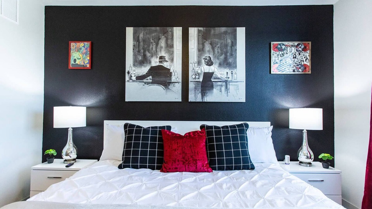 Knox - Henderson Apartment | King Suite|8 Min to D/T|Walk Everywhere