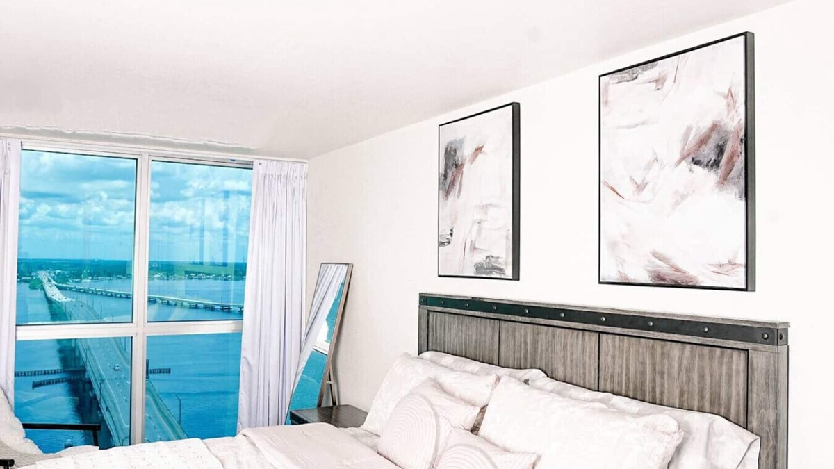 Fort Myers River District Apartment | King Suite | City + Water Views