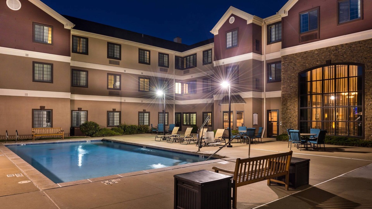 O'Fallon Condo | King Suite. Free Breakfast. Pool & Gym. Your Next Trip!