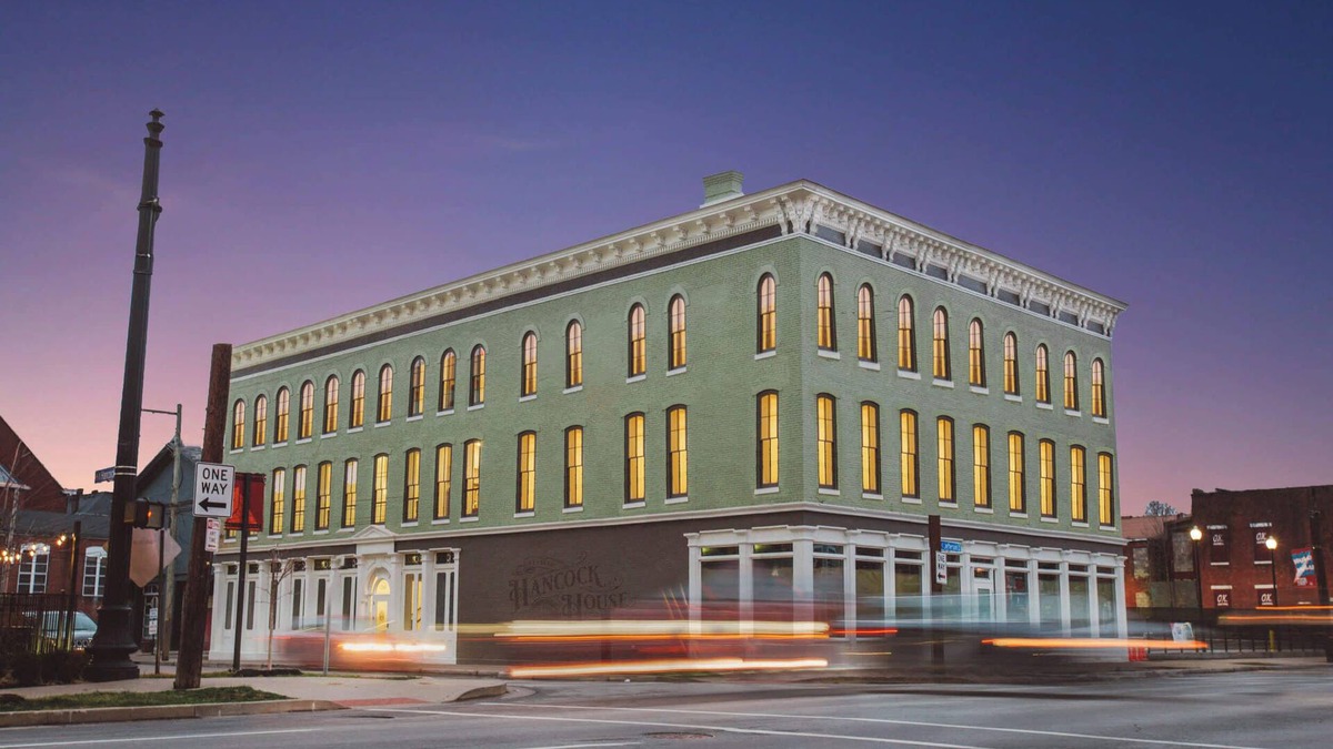 East Market District Apartment | King Suite - Hancock House Louisville