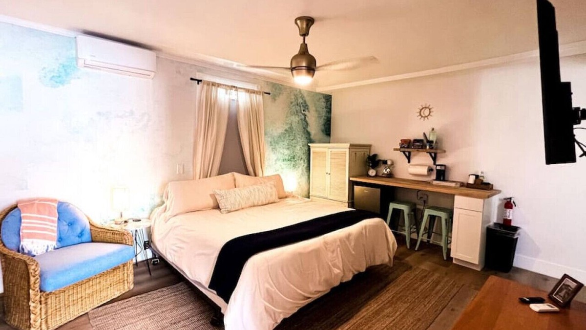 Lincolnville Hotel | King Suite in Boutique Hotel5,walk to downtown