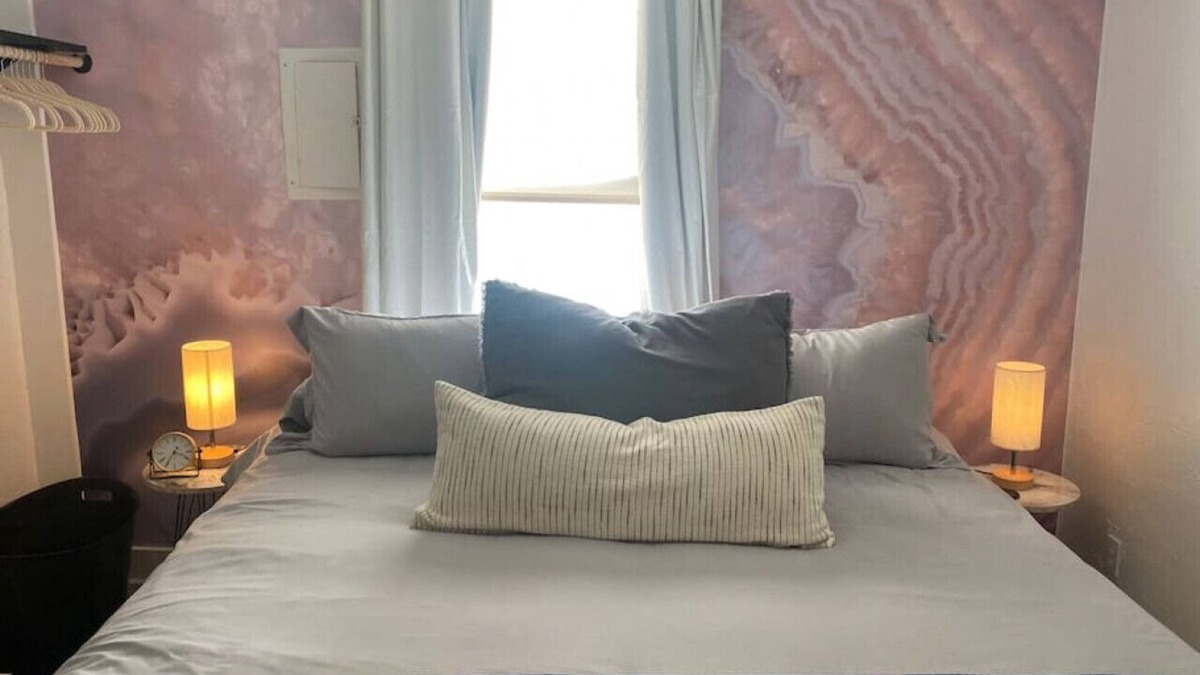 Lincolnville Hotel | King Suite in Boutique Hotel4, walk to downtown
