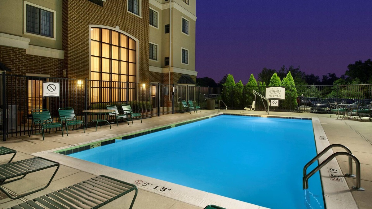 Linthicum Heights Condo | King Suite Near BWI Airport. Free Breakfast Buffet, Pool Access | Staybridge