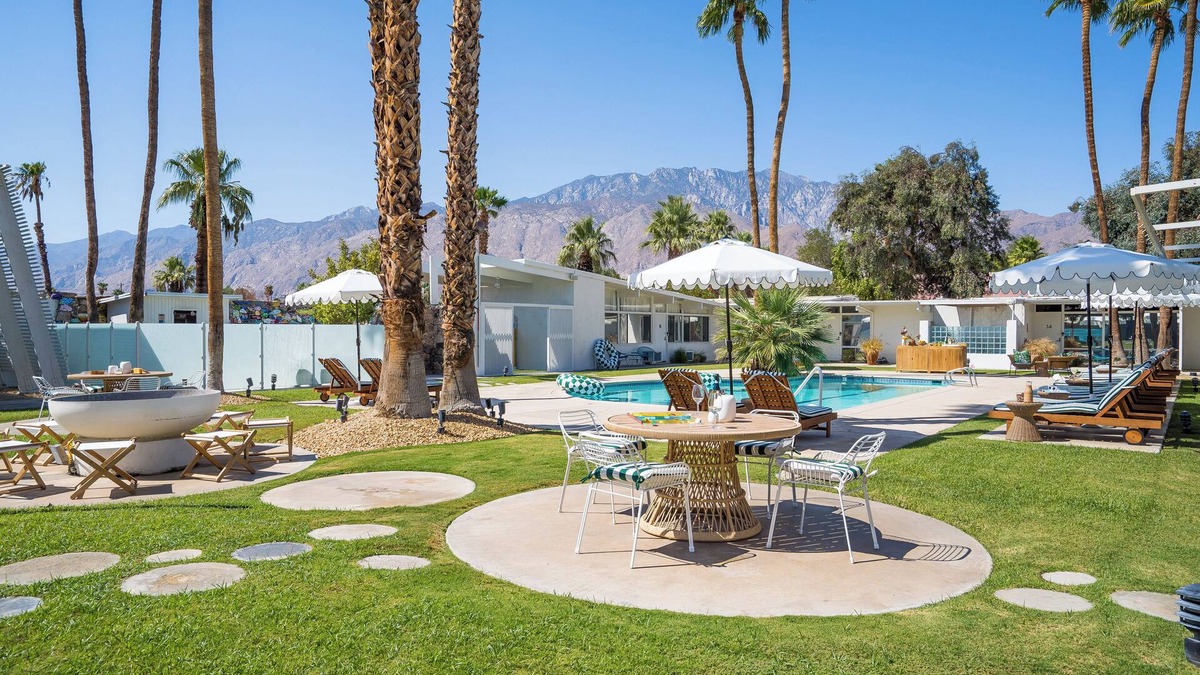Desert Park Estates Hotel | King Suite | Terrace, Pool, Firepit, Near Downtown