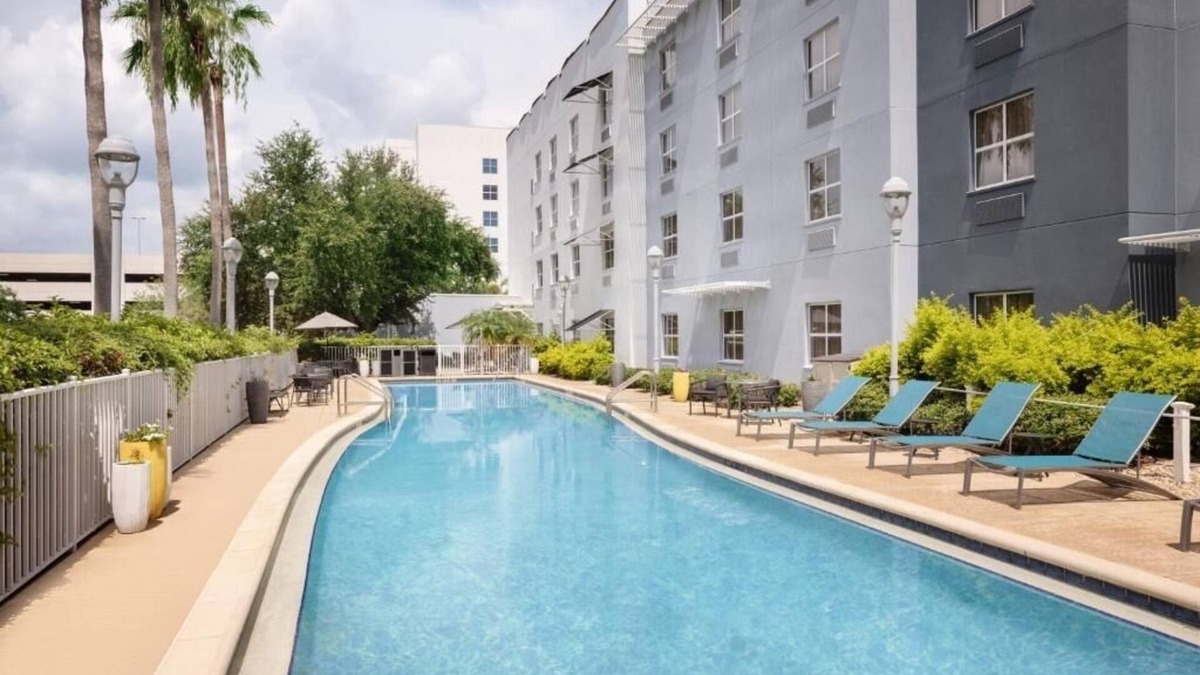 Westshore Hotel | King Suite with Outdoor Swimming Pool Perfect for Trips Near Tampa Attractions