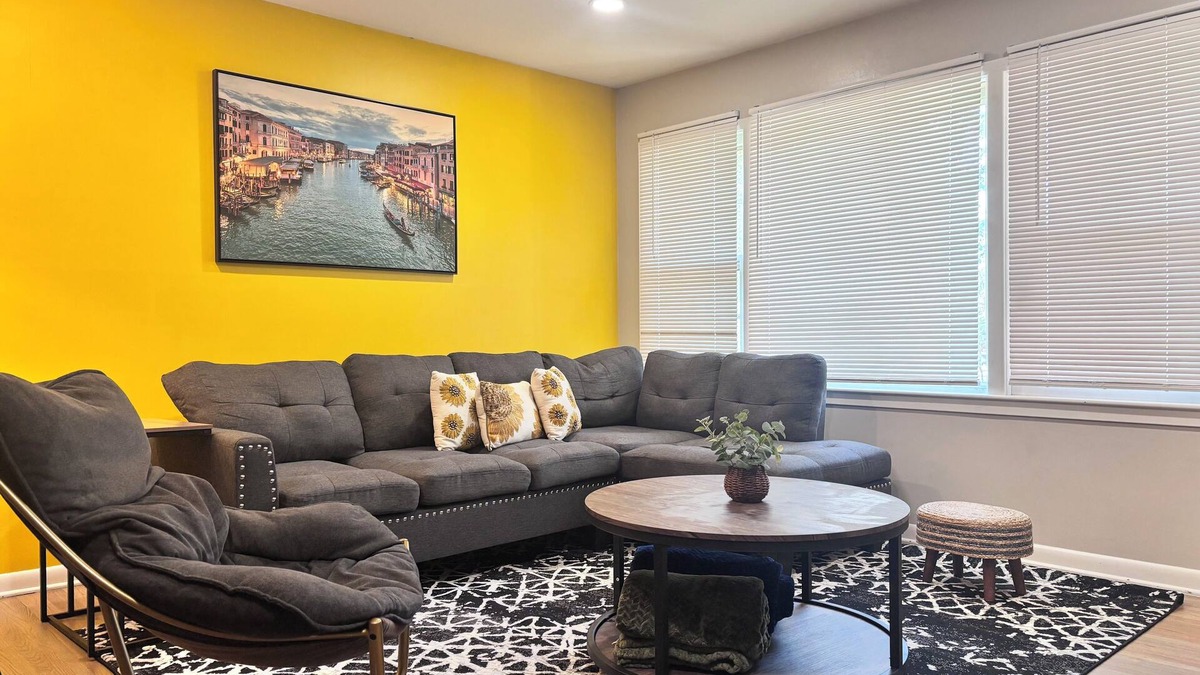 Wichita House | KingBed, PoolTable & Backyard in East Wichita