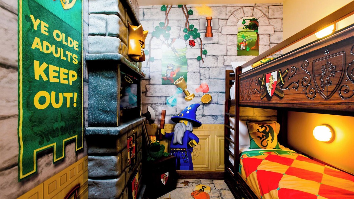 Cypress Gardens Hotel | Kingdom Theme Standard: Fairy-Tale Dreams, Onsite Dining, LEGOLAND Next Door