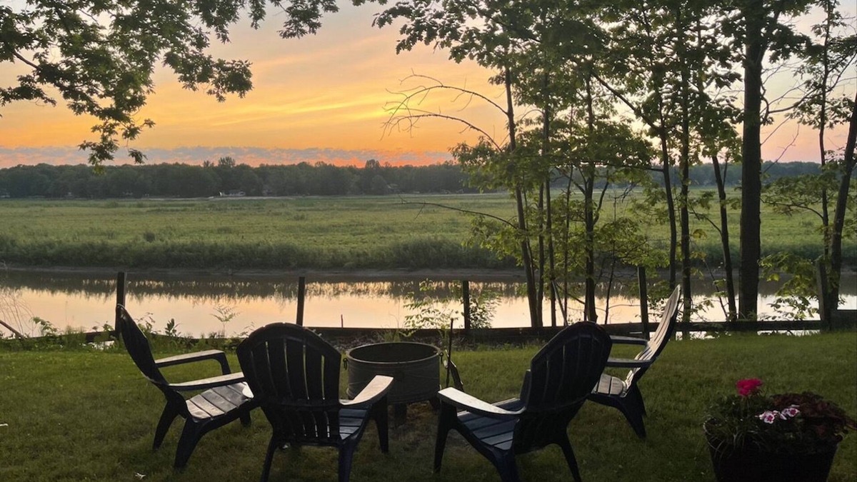 Sanford Cabin | Kingfisher Cabin - Stunning Waterfront Vistas!