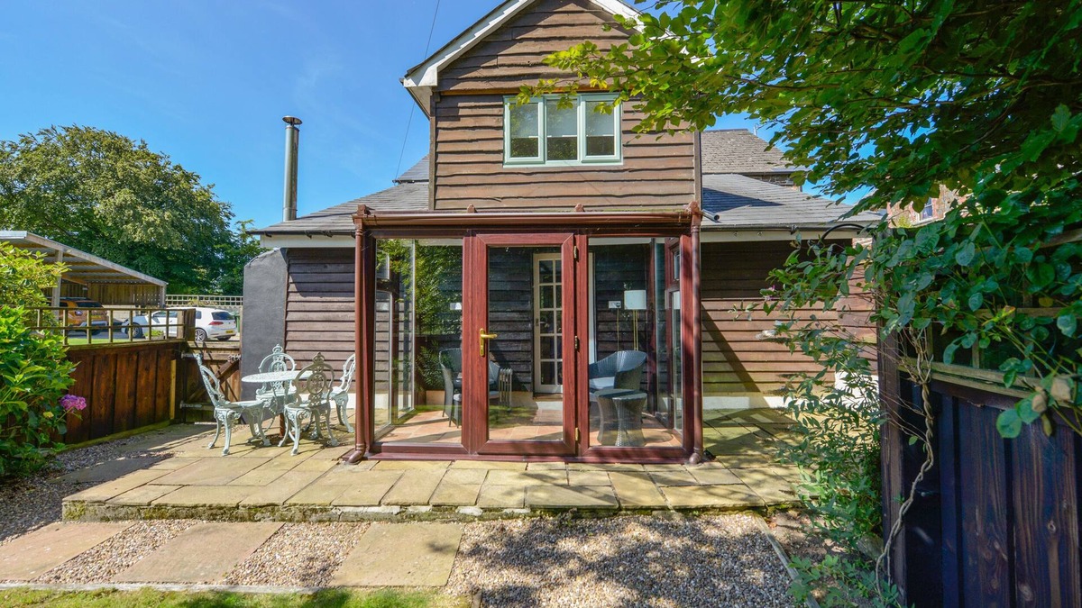 Bradworthy Cottage | KINGFISHER COTTAGE, pet friendly, with open fire in Bradworthy