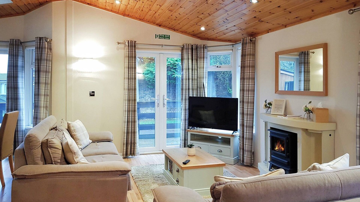 Arden Cottage | Kingfisher Lodge - UK46046