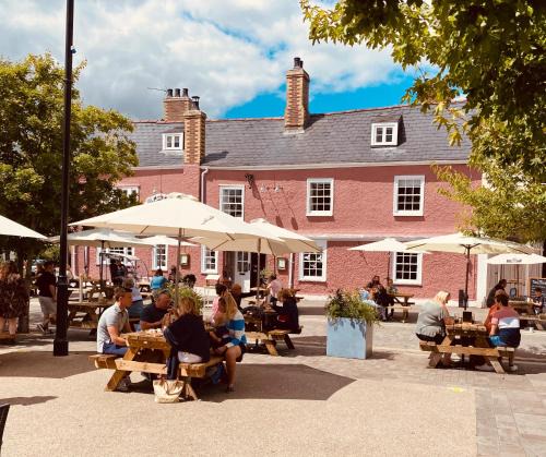 Abergavenny Hotel | Kings Arms Hotel