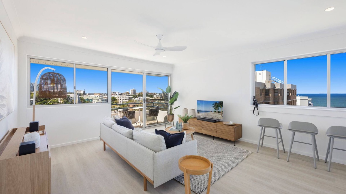Kings Beach Apartment | Kings Beach, Ocean Views, CBD