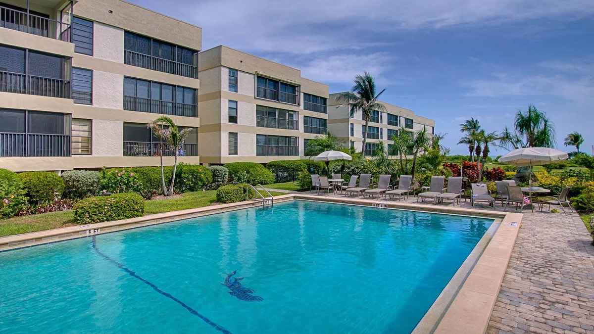 Sanibel Condo | Kings Crown 111
