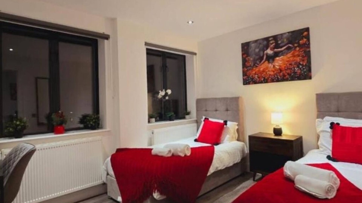 Reading Apartment | Kings Lodge By Nivaas nn