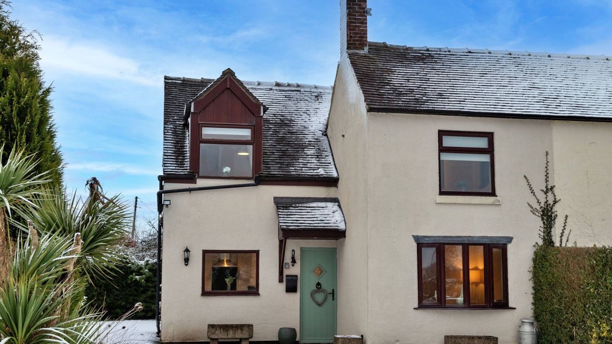 Foxt House | Kingsley Hollows Cottage by Interhome