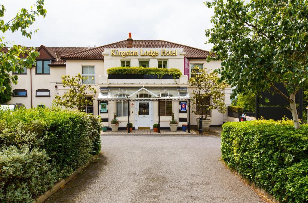 Coombe Hill Hotel | Kingston Lodge Hotel