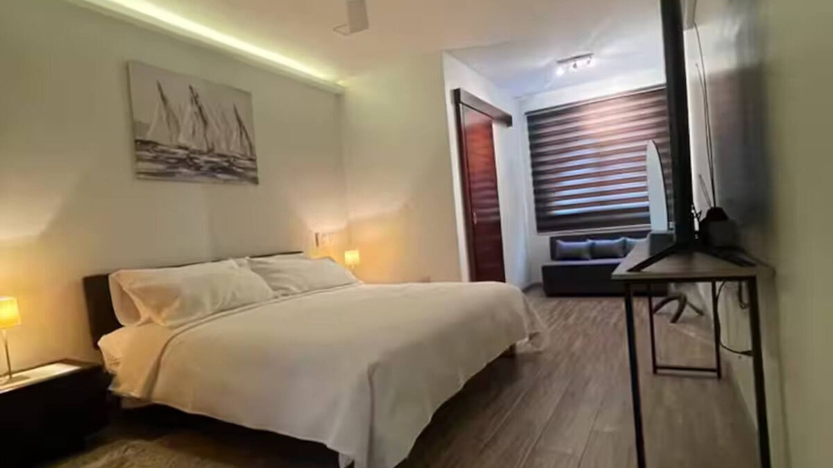 Simon Bolivar Apartment | Kiran Lodging FH