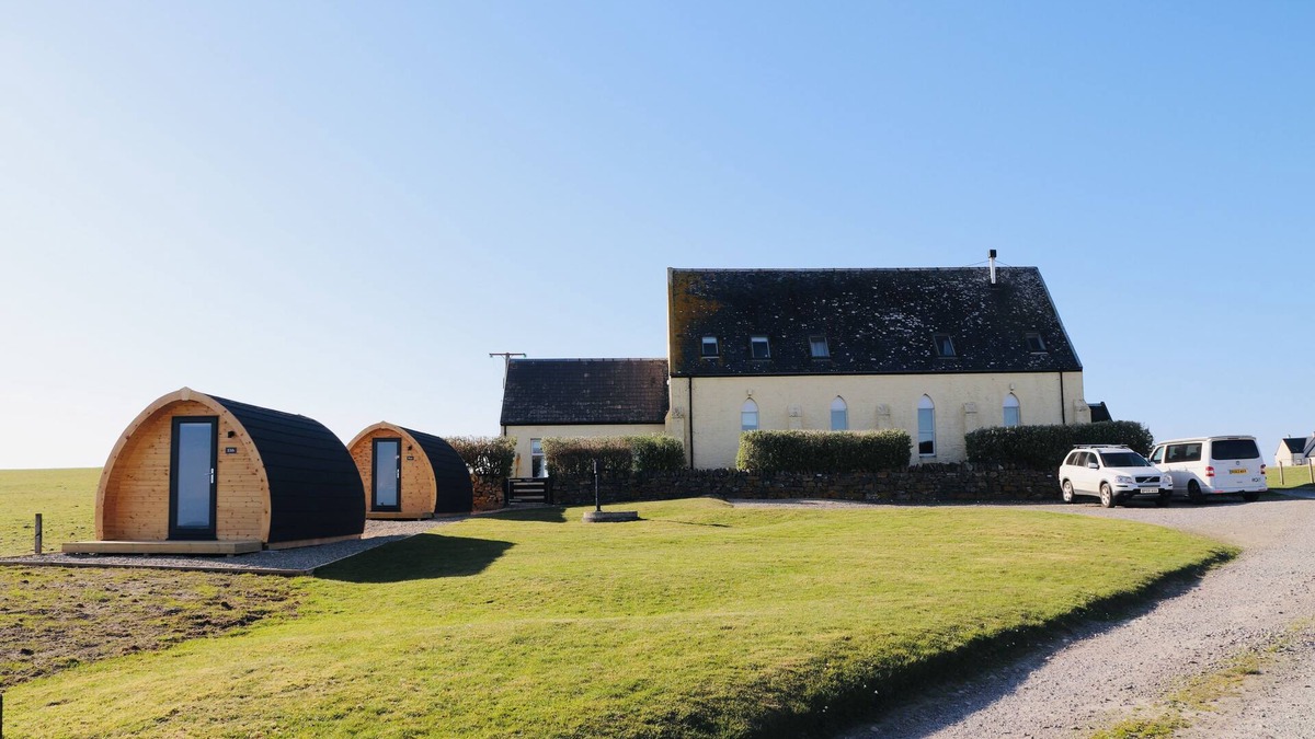 Kirkapol Apartment | Kirkapol Beach Sleeps 4 with Dog Access