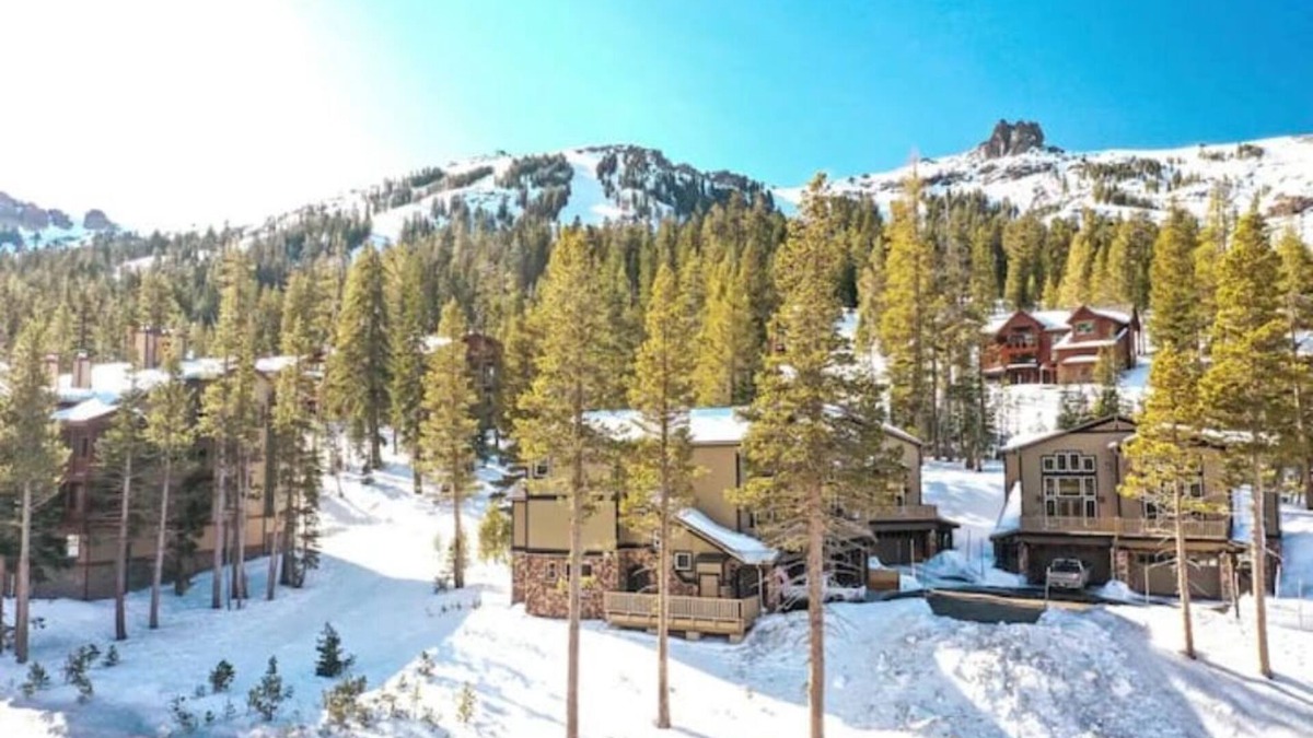 Kirkwood Cabin | Kirkwood Mountainside Cabin & Cottage, Deck with Views, Walk to Lifts!