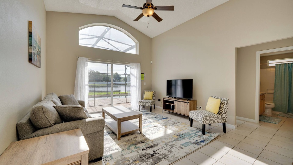 Seasons House | Kissimmee Getaway w/Pool ~ 7 Mi to Disney!