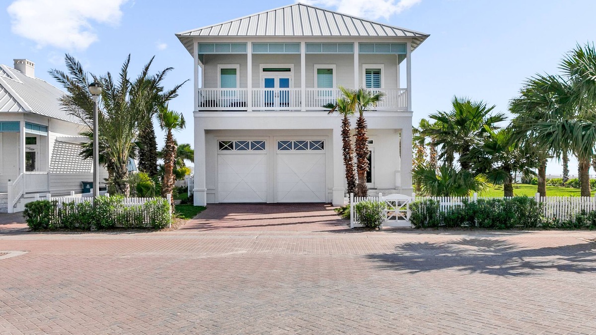 South Padre Island House | "Kite 1" New custom home Bay Views, Private pool & Hot tub, Sleeps 8