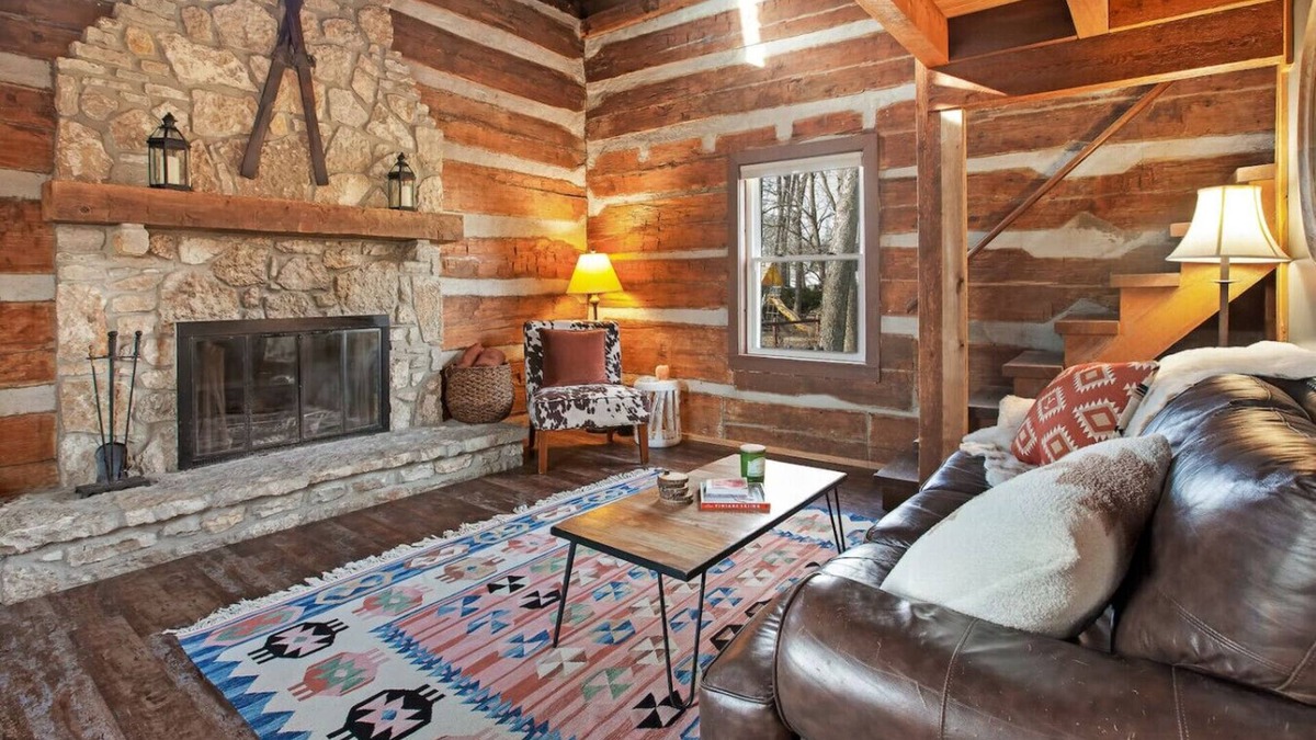 Indianapolis Cabin | Kit’s Cabin - Log Cabin Retreat in Indianapolis