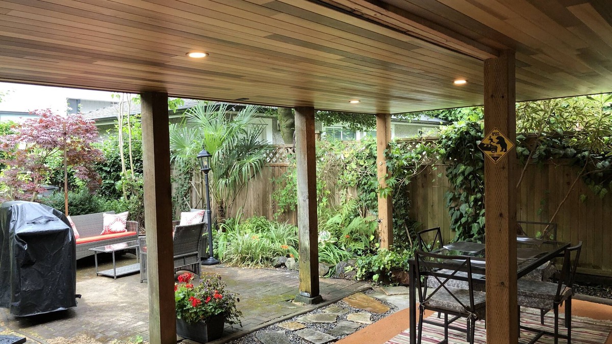Kitsilano Apartment | Kitsilano Garden Walk-Out 2 Bedroom